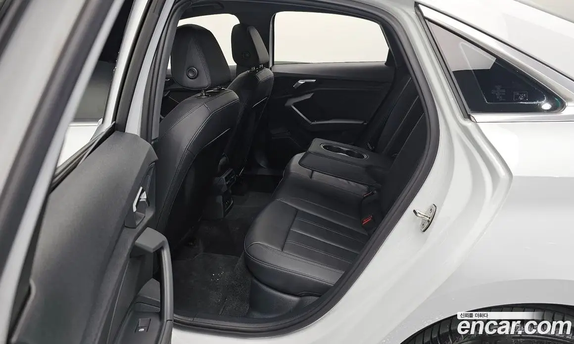 Audi A3 2024 2.0 автомат (гидро), фото 11