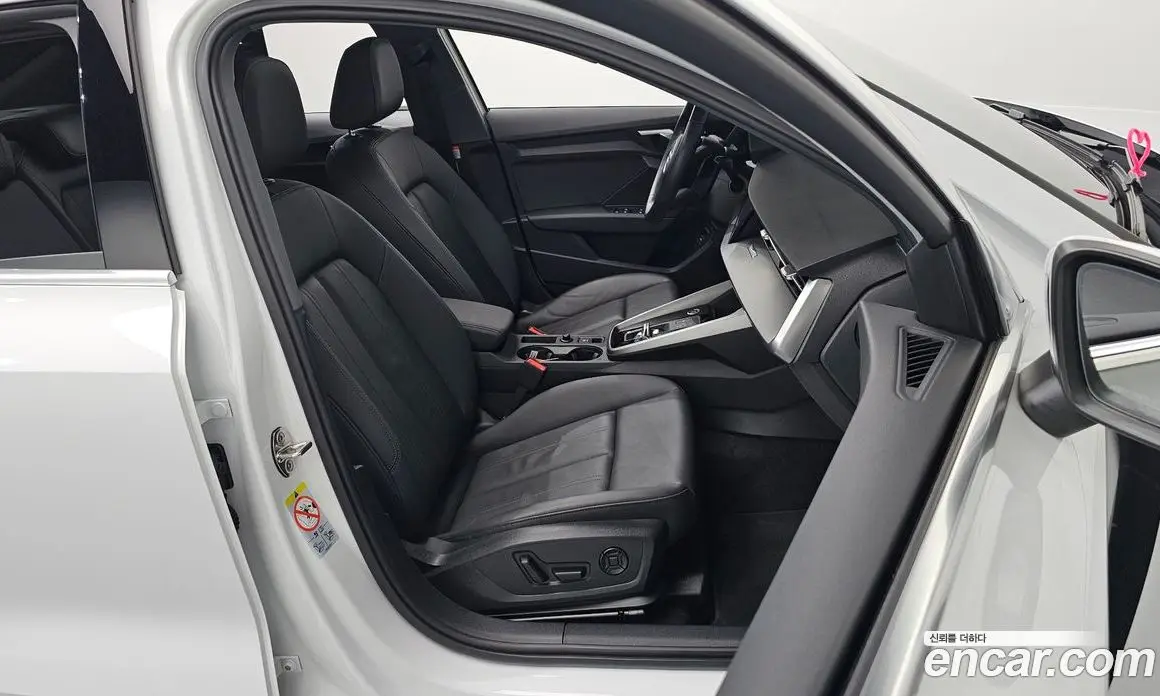 Audi A3 2024 2.0 автомат (гидро), фото 12