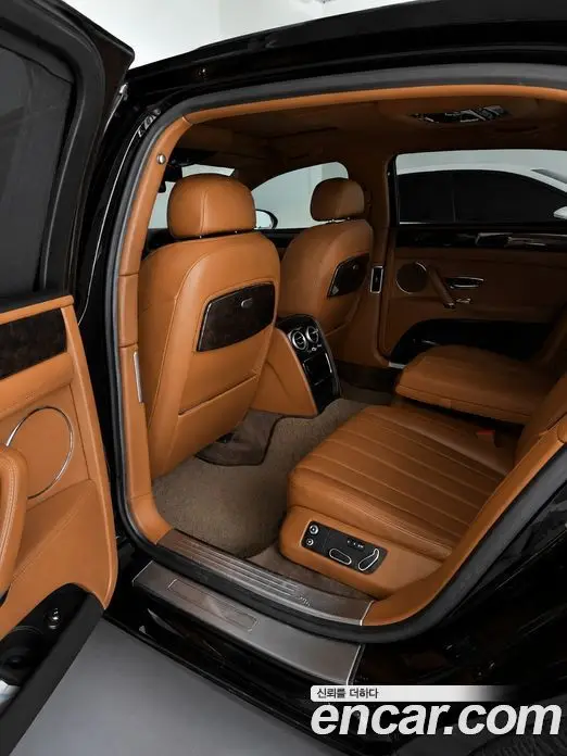 Bentley Flying Spur 2014 6.0 автомат (гидро), фото 8 Bentley Flying Spur 2014 6.0 автомат (гидро), фото 8