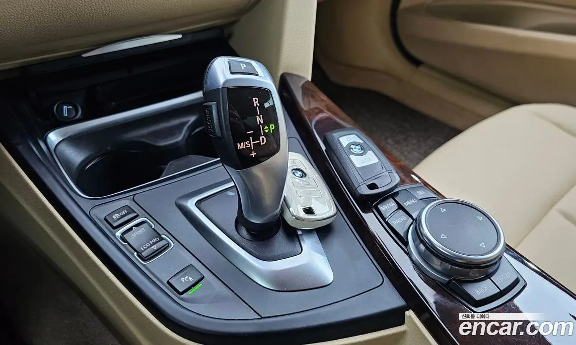 BMW 3 серия 2015 2.0 автомат (гидро), фото 9