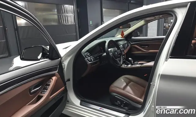 BMW 5 серия 2016 3.0 автомат (гидро), миниатюра 10