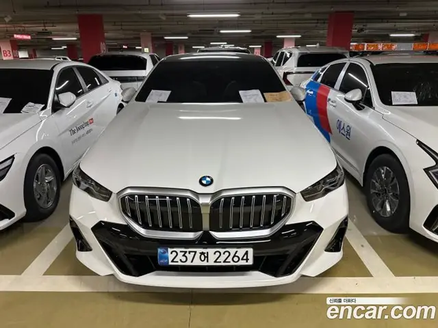 BMW 5 серия, 2026, 10 км