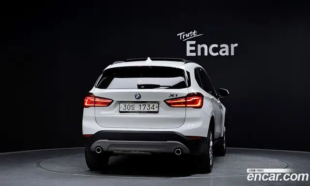 BMW X1 2018 2.0 автомат (гидро), миниатюра 4