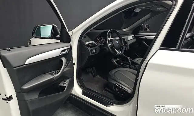 BMW X1 2018 2.0 автомат (гидро), миниатюра 10