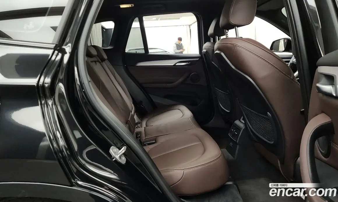 BMW X1 2022 2.0 автомат (гидро), фото 12