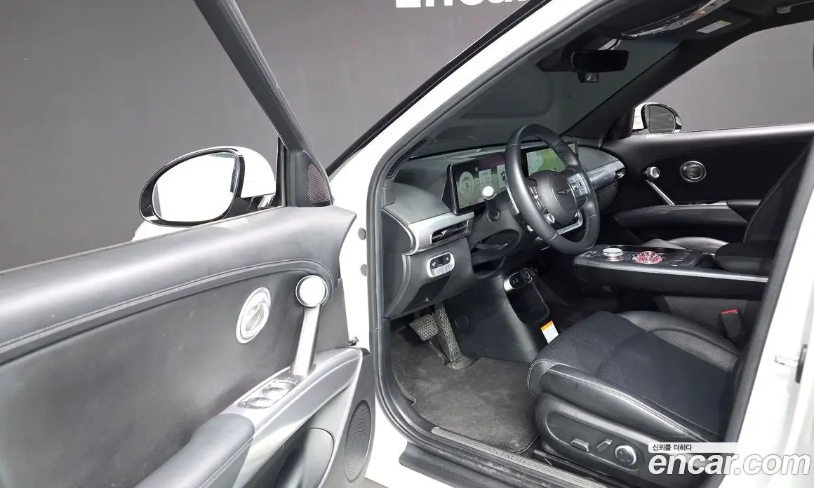 Genesis GV60 2022 0.1 автомат (гидро), фото 13