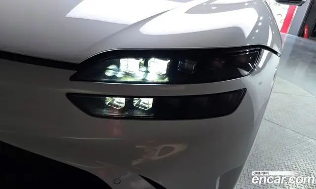 Genesis GV60 2022 0.1 автомат (гидро), миниатюра 8