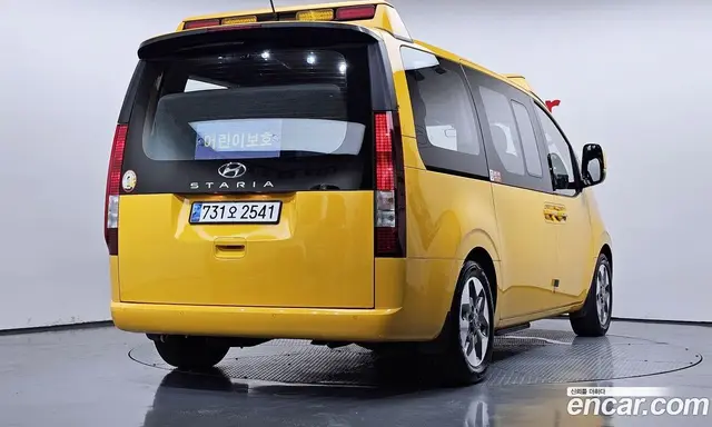 Hyundai Staria 2023 3.5 автомат (гидро), миниатюра 2