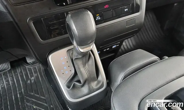 Hyundai Staria 2023 3.5 автомат (гидро), миниатюра 12