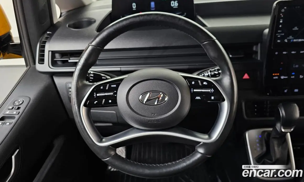 Hyundai Staria 2023 3.5 автомат (гидро), фото 18