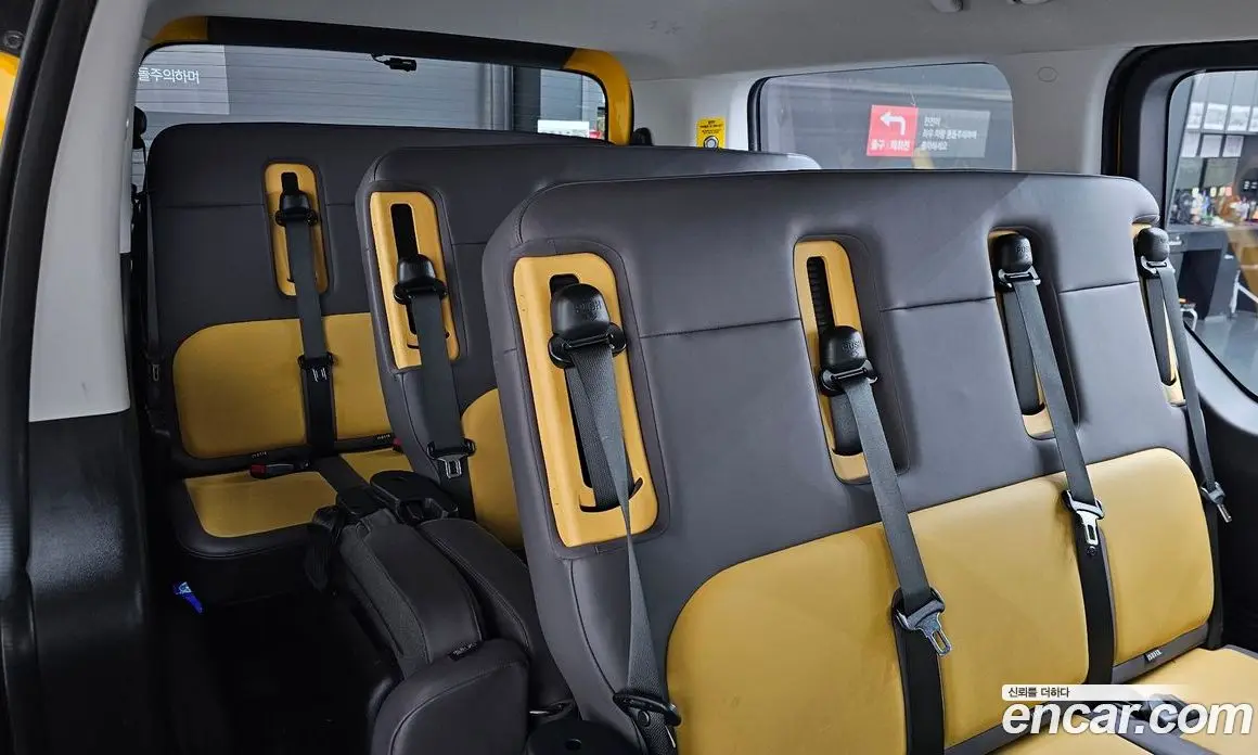 Hyundai Staria 2023 3.5 автомат (гидро), фото 25