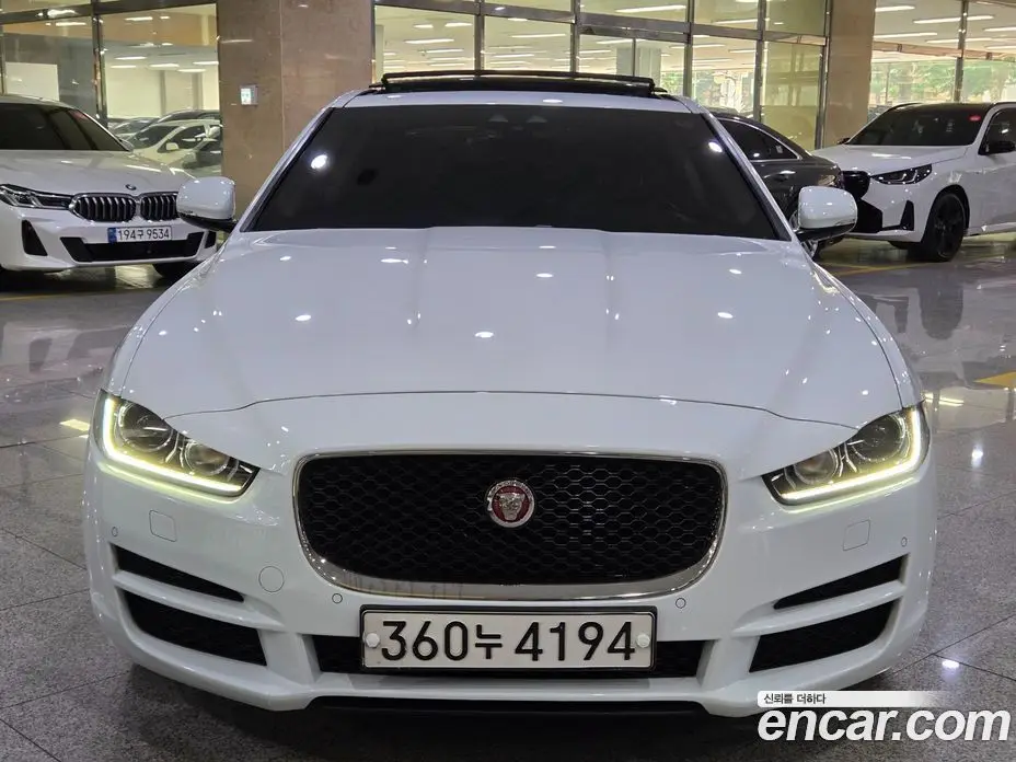 Jaguar XE 2019 2.0 автомат (гидро), фото 2 Jaguar XE 2019 2.0 автомат (гидро), фото 2