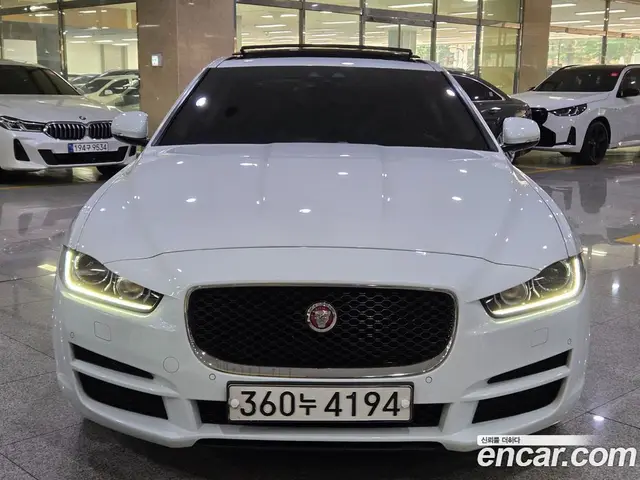 Jaguar XE 2019 2.0 автомат (гидро), миниатюра 2 Jaguar XE 2019 2.0 автомат (гидро), миниатюра 2