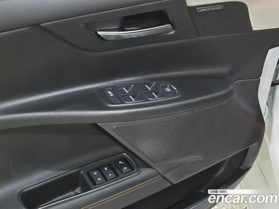 Jaguar XE 2019 2.0 автомат (гидро), фото 15 Jaguar XE 2019 2.0 автомат (гидро), фото 15