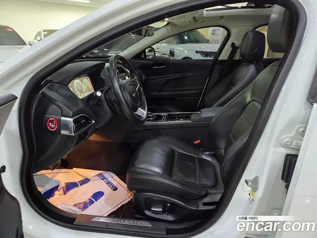 Jaguar XE 2019 2.0 автомат (гидро), миниатюра 6 Jaguar XE 2019 2.0 автомат (гидро), миниатюра 6