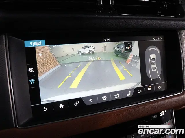 Jaguar XF 2017 2.0 автомат (гидро), миниатюра 11 Jaguar XF 2017 2.0 автомат (гидро), миниатюра 11