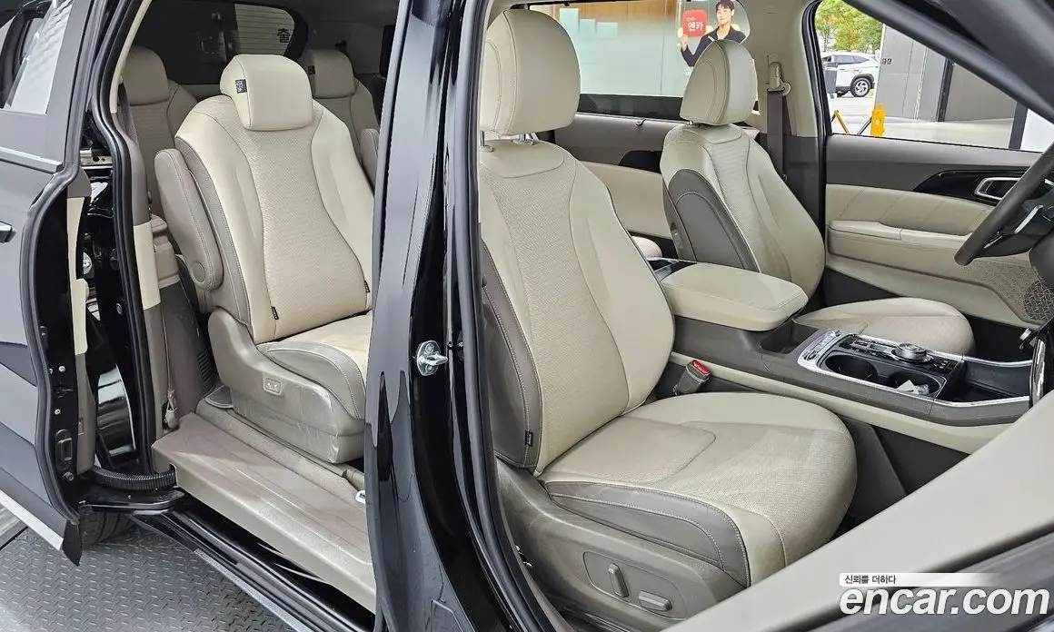 Kia Carnival 2023 2.2 автомат (гидро), фото 10 Kia Carnival 2023 2.2 автомат (гидро), фото 10