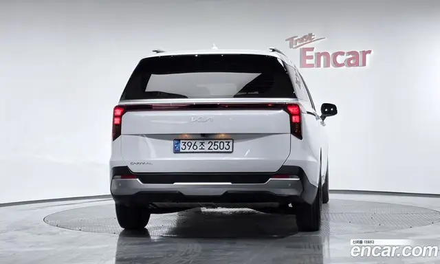 Kia Carnival 2024 2.2 автомат (гидро), миниатюра 3