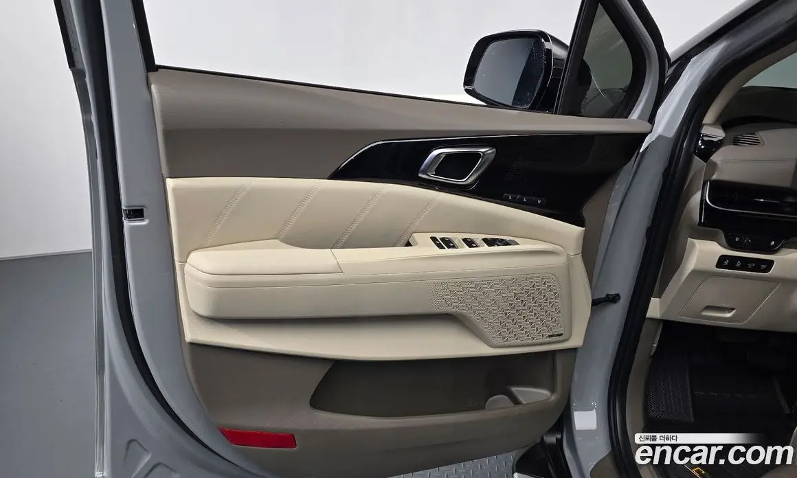 Kia Carnival 2024 1.6 автомат (гидро), фото 15