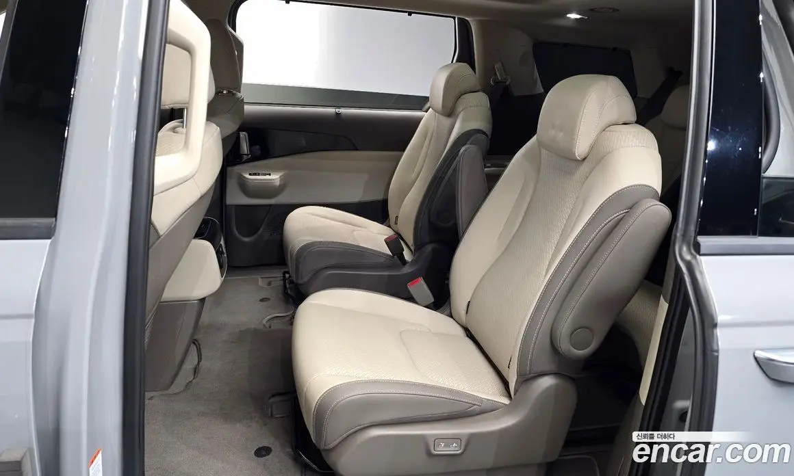 Kia Carnival 2024 1.6 автомат (гидро), фото 17