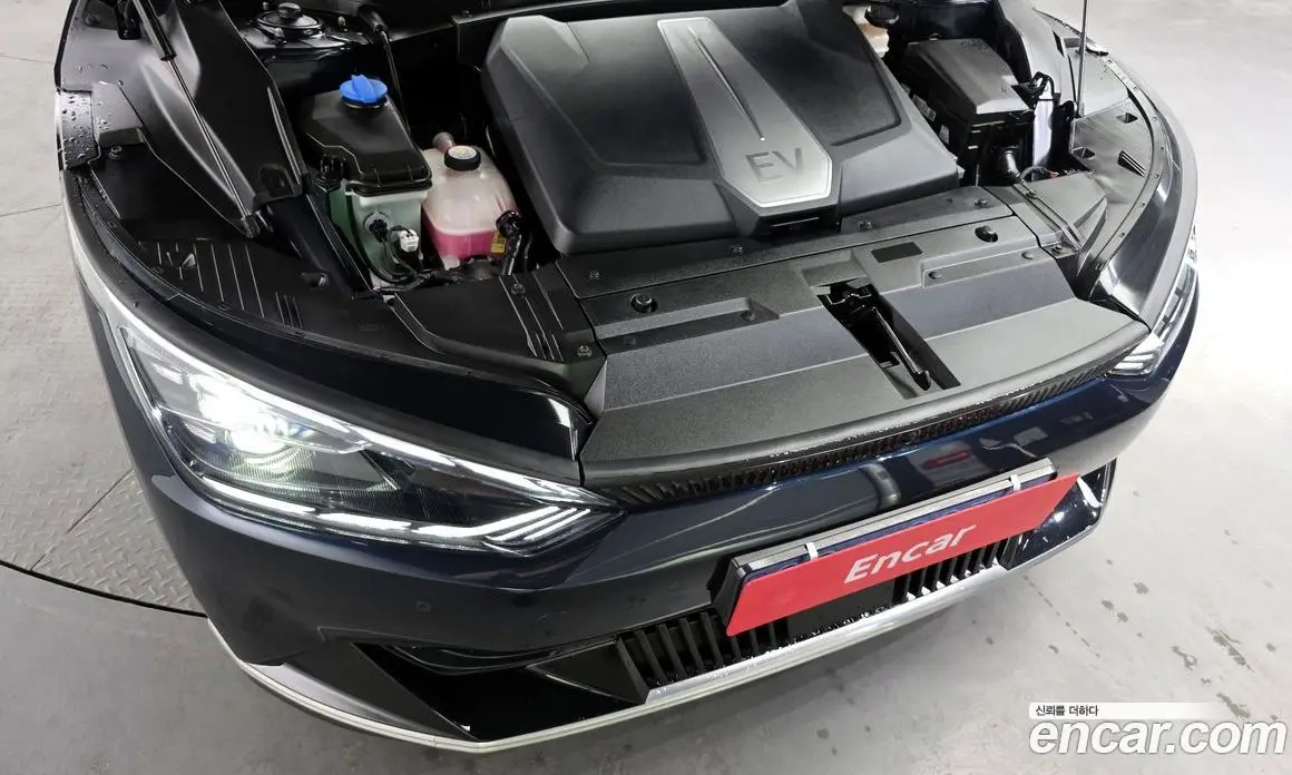 Kia EV6 2023 0.1 автомат (гидро), фото 6