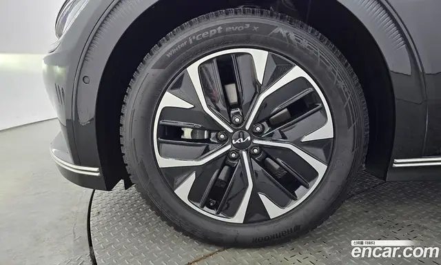Kia EV6 2023 0.1 автомат (гидро), миниатюра 5