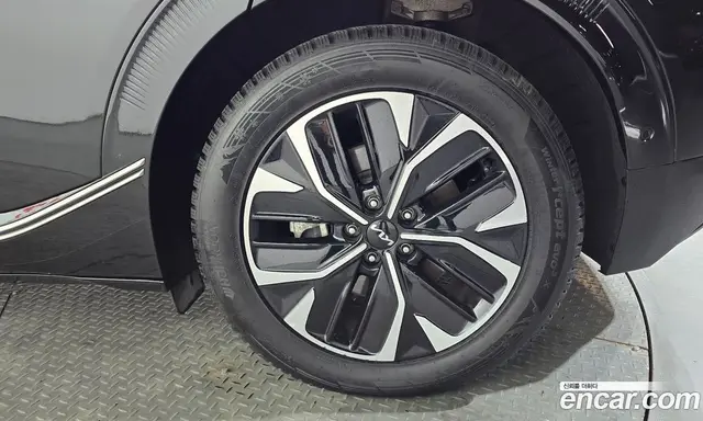 Kia EV6 2023 0.1 автомат (гидро), миниатюра 7