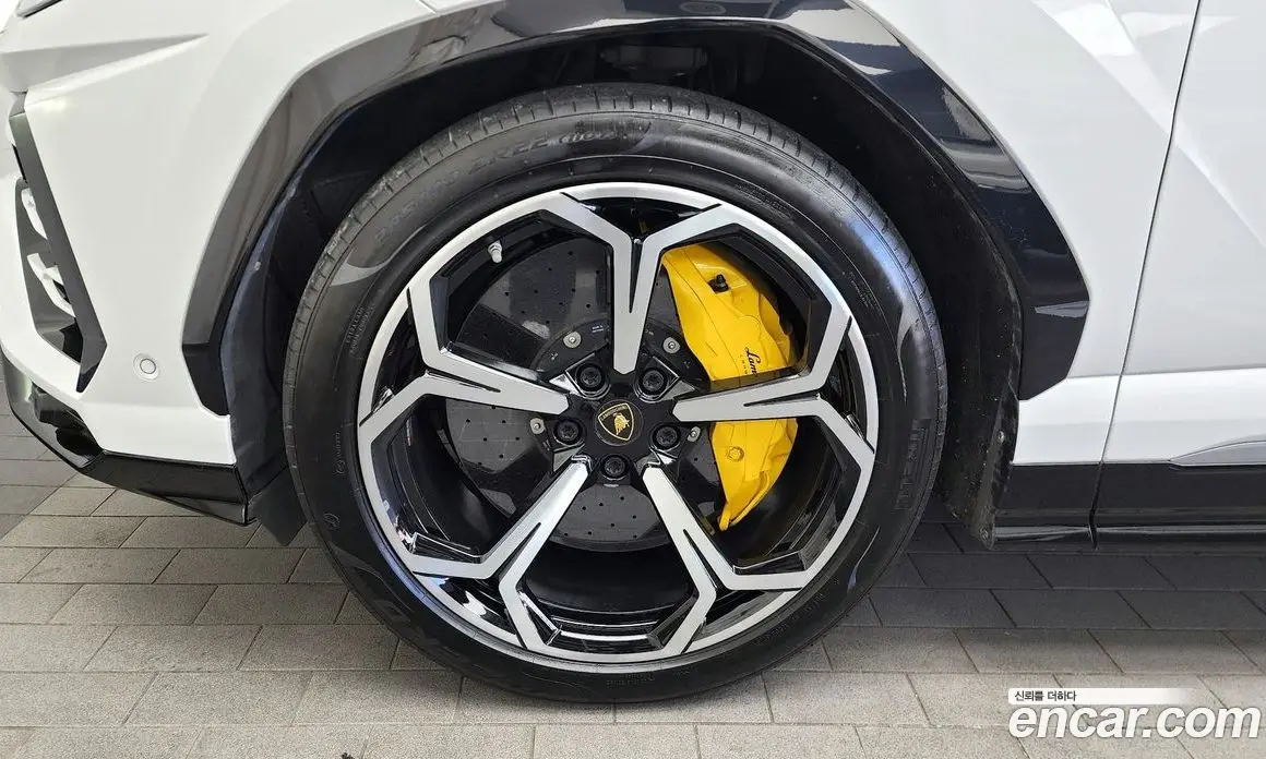 Lamborghini Urus 2020 4.0 автомат (гидро), фото 5 Lamborghini Urus 2020 4.0 автомат (гидро), фото 5