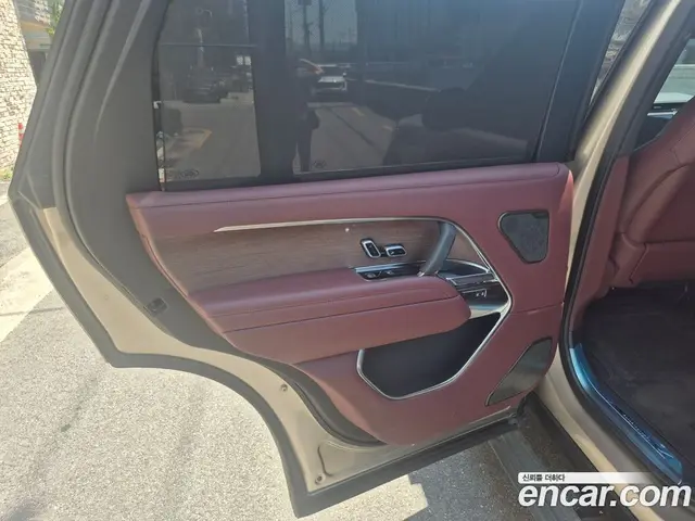 Land Rover Range Rover 2025 4.4 автомат (гидро), миниатюра 2 Land Rover Range Rover 2025 4.4 автомат (гидро), миниатюра 2
