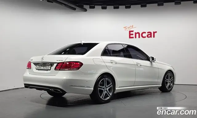 Mercedes-Benz E-Class 2016 2.1 автомат (гидро), миниатюра 2
