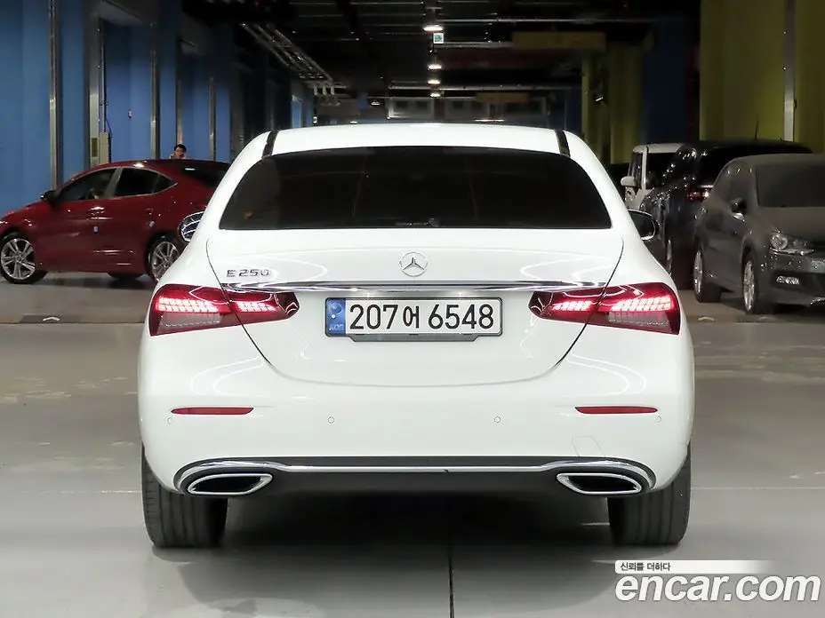 Mercedes-Benz E-Class 2022 2.0 автомат (гидро), фото 4