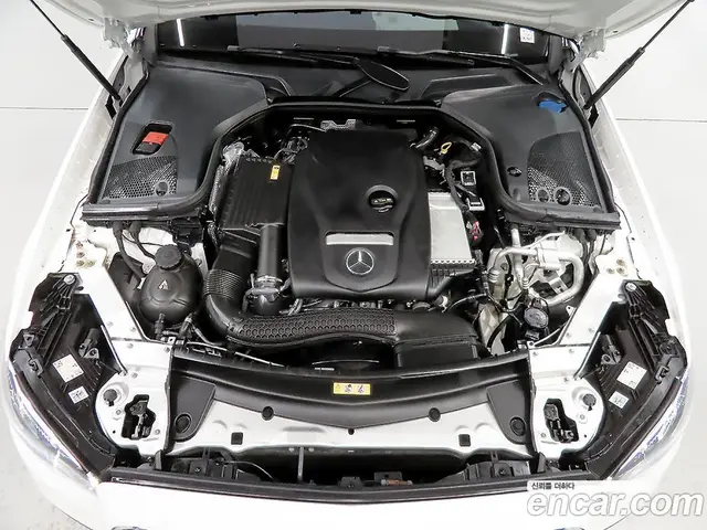 Mercedes-Benz E-Class 2022 2.0 автомат (гидро), миниатюра 6