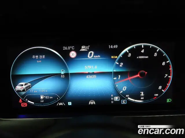 Mercedes-Benz E-Class 2022 2.0 автомат (гидро), миниатюра 8