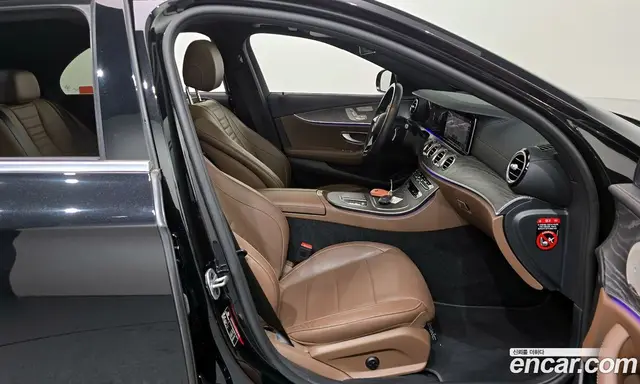 Mercedes-Benz E-Class 2022 2.0 автомат (гидро), миниатюра 11