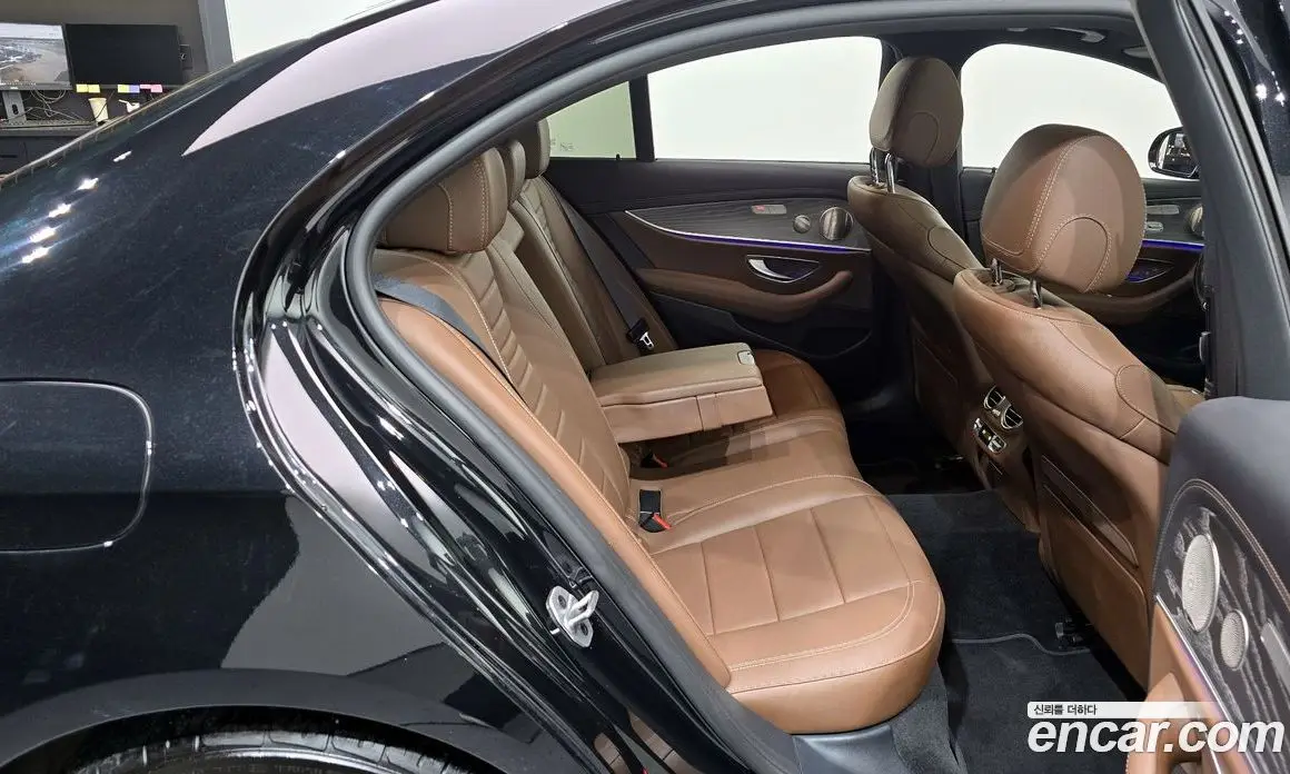 Mercedes-Benz E-Class 2022 2.0 автомат (гидро), фото 12