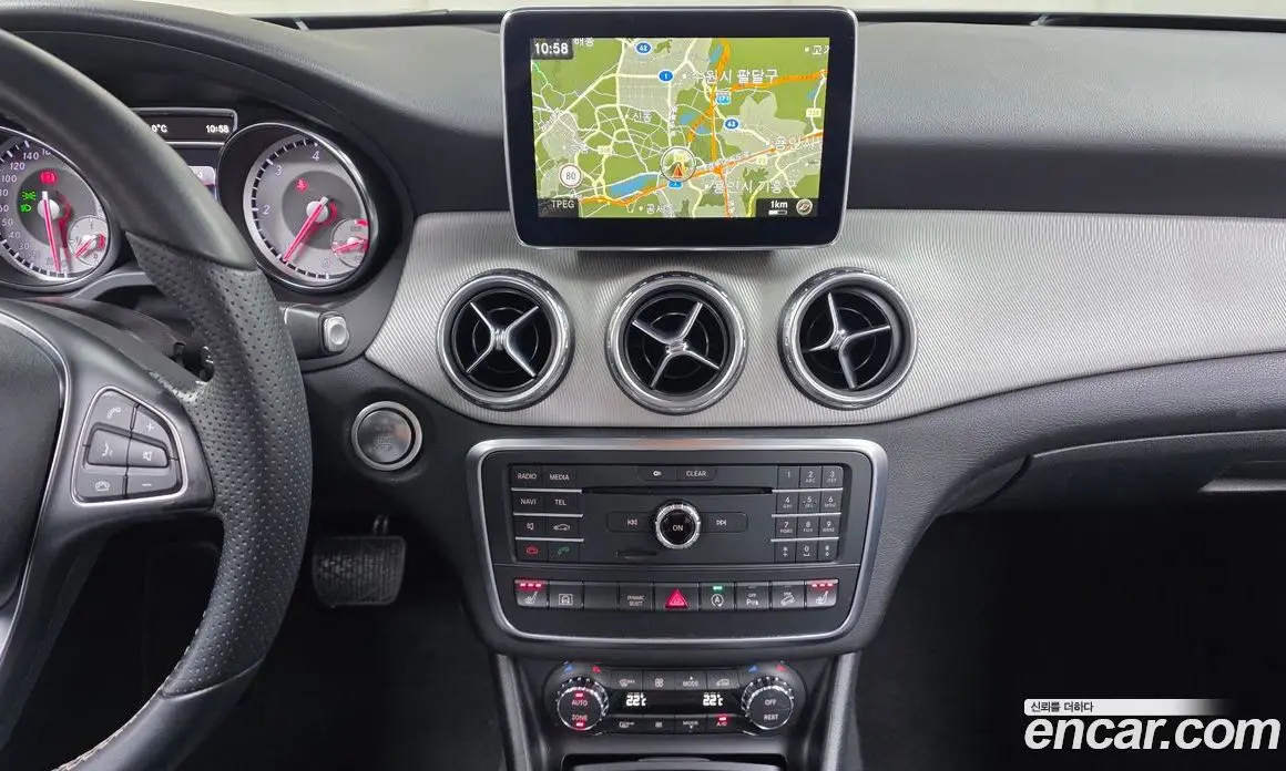 Mercedes-Benz GLA-Class 2016 2.1 автомат (гидро), фото 16