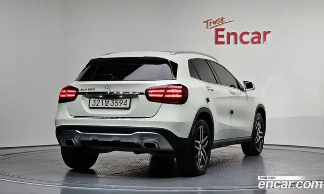 Mercedes-Benz GLA-Class 2017 2.0 автомат (гидро), миниатюра 2