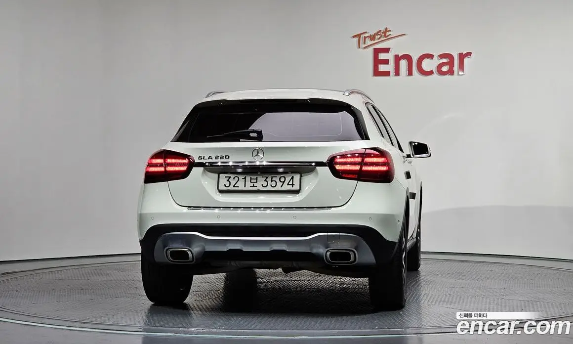 Mercedes-Benz GLA-Class 2017 2.0 автомат (гидро), фото 4