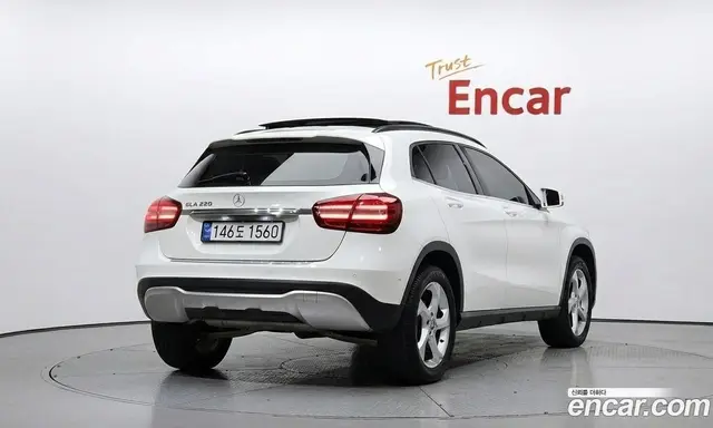 Mercedes-Benz GLA-Class 2019 2.0 автомат (гидро), миниатюра 2