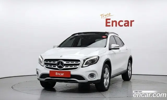 Mercedes-Benz GLA-Class 2019 2.0 автомат (гидро), миниатюра 3
