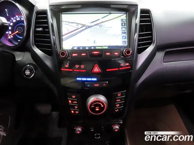 SsangYong TIBOLI 2017 1.6 автомат (гидро), миниатюра 12