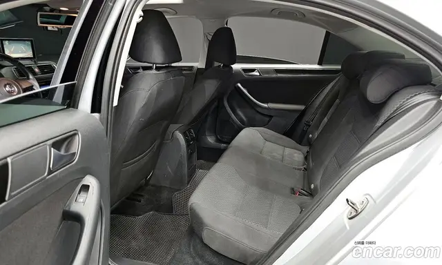 Volkswagen Jetta 2011 2.0 автомат (гидро), миниатюра 12