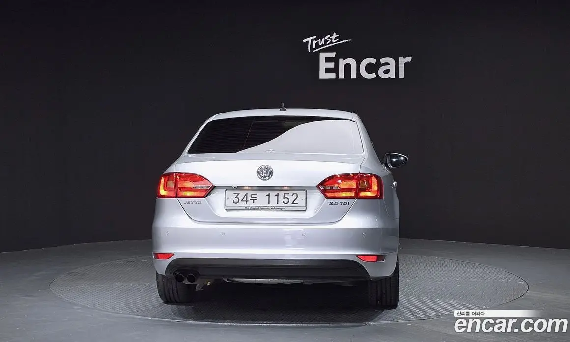 Volkswagen Jetta 2011 2.0 автомат (гидро), фото 4 Volkswagen Jetta 2011 2.0 автомат (гидро), фото 4