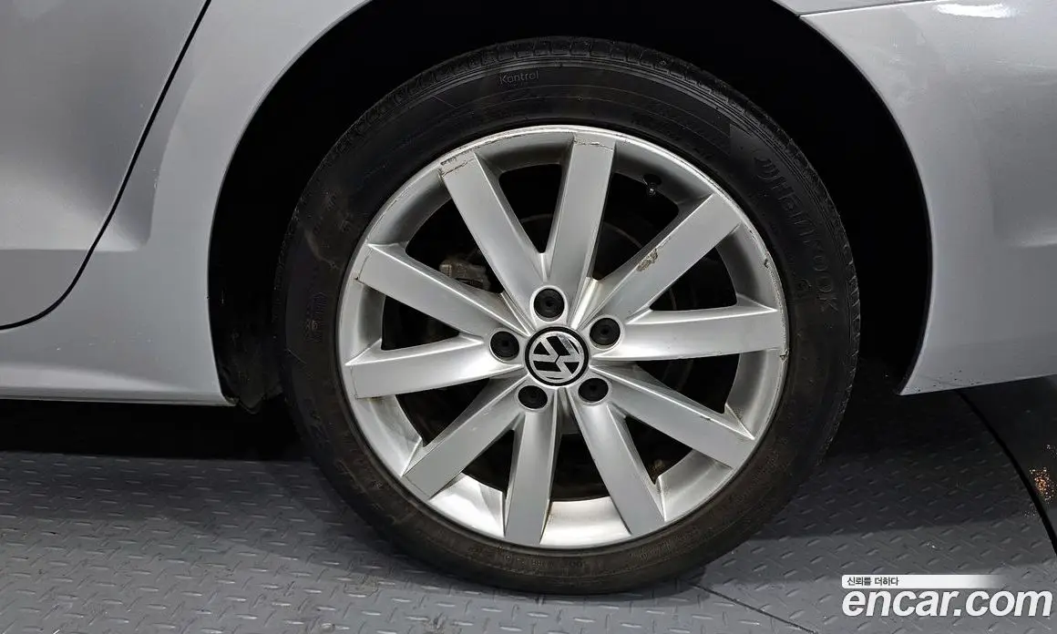 Volkswagen Jetta 2011 2.0 автомат (гидро), фото 5 Volkswagen Jetta 2011 2.0 автомат (гидро), фото 5