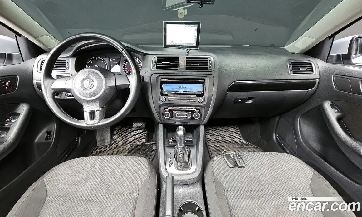 Volkswagen Jetta 2011 2.0 автомат (гидро), фото 7 Volkswagen Jetta 2011 2.0 автомат (гидро), фото 7