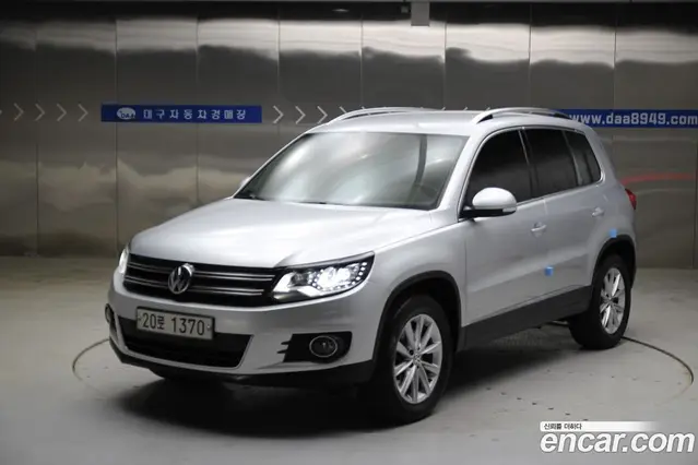 Volkswagen Tiguan 2014 2.0 автомат (гидро), миниатюра 1 Volkswagen Tiguan 2014 2.0 автомат (гидро), миниатюра 1