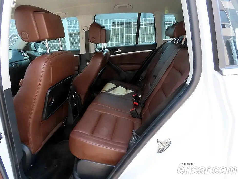 Volkswagen Tiguan 2015 2.0 автомат (гидро), фото 11 Volkswagen Tiguan 2015 2.0 автомат (гидро), фото 11