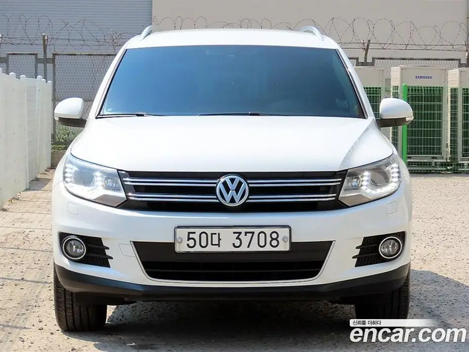 Volkswagen Tiguan 2015 2.0 автомат (гидро), фото 3 Volkswagen Tiguan 2015 2.0 автомат (гидро), фото 3