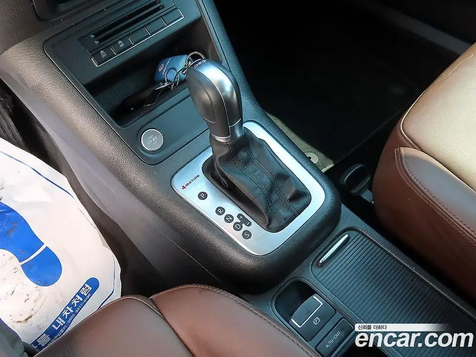 Volkswagen Tiguan 2015 2.0 автомат (гидро), фото 9 Volkswagen Tiguan 2015 2.0 автомат (гидро), фото 9