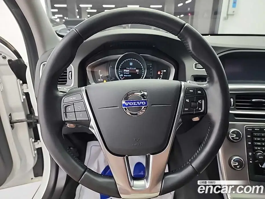 Volvo S60 2014 1.6 автомат (гидро), фото 11 Volvo S60 2014 1.6 автомат (гидро), фото 11
